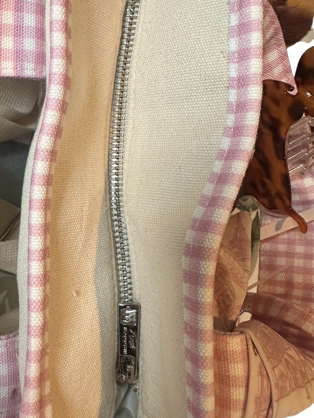 Madden Girl Brown Dachshund Tote Purse with Keychain Accessories- NWT - Picture 6 of 11